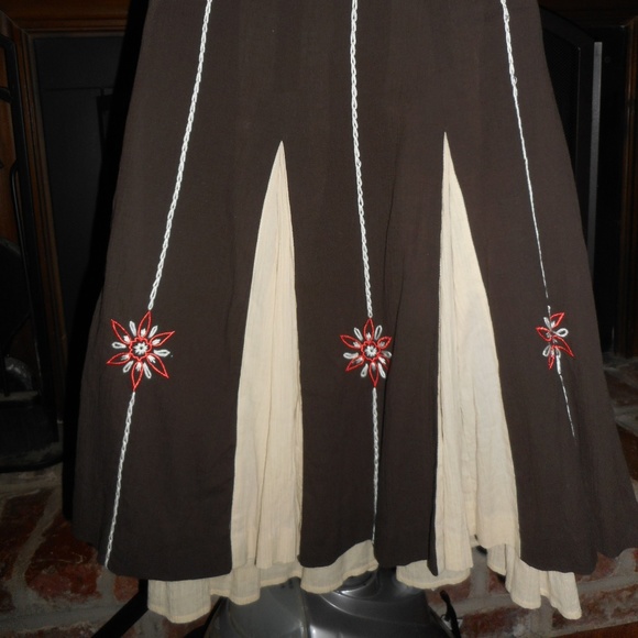 2/$15 Vintage look Brown and cream circle skirt, 0 - Picture 3 of 7